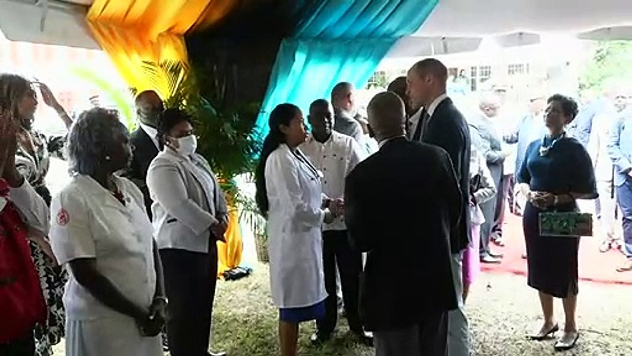 Royal tour: 'British weather' can't dampen Bahamas parade