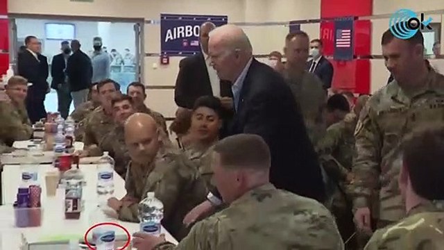 Agua española y pizza en la comida de Biden y las tropas de la OTAN en Varsovia