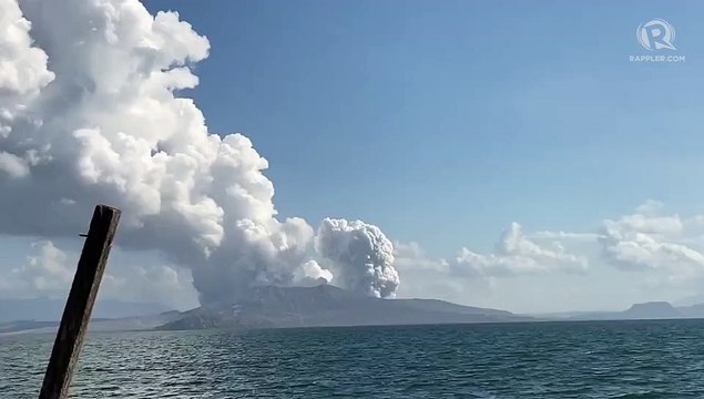 Cloud of smoke from Taal Volcano as of March 26, 8:30 am