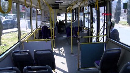 İETT otobüsünde dehşeti yaşadılar! Küfür ettiler, sopayla saldırdılar: O anlar kamerada