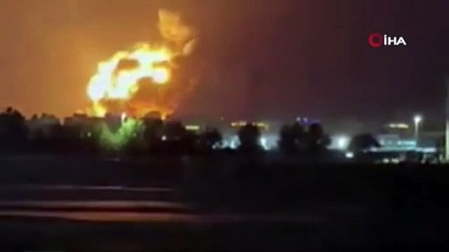 Suudi Arabistan'da büyük saldırı! Petrol deposunu havaya uçurdular
