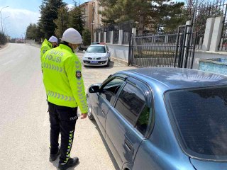 Bolvadin'de asayiş ve trafik denetimleri devam ediyor