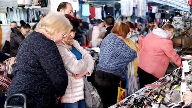 Bulgar ve Yunan vatandaşlar Edirne'ye akın etti... Aldıklarını güçlükle taşıdılar