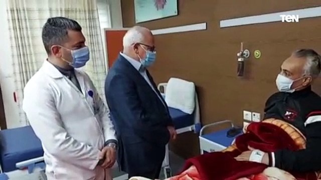 خلال زيارته لمستشفي النصر التخصصي محافظ بورسعيد يستمع لأراء المواطنين في منظومة التأمين الصحى الشامل