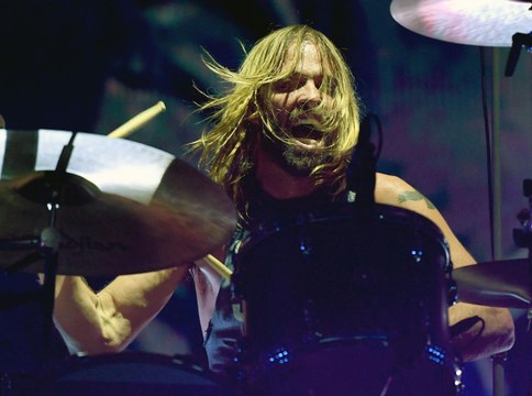 Taylor Hawkins, le batteur des Foo Fighters, meurt avant un concert à Bogota