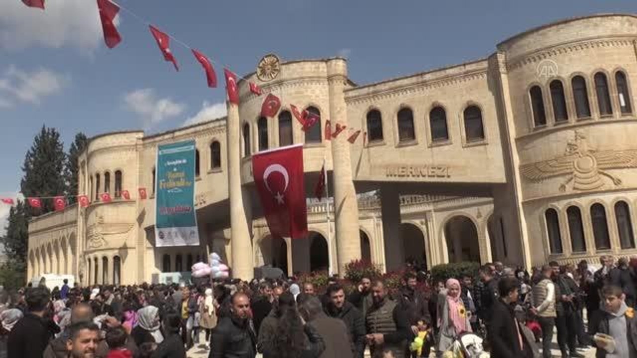 "Hamsi Festivali"nde 6 bini aşkın kişiye 1,5 ton balık ikramı