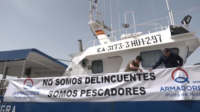 La flota pesquera andaluza continúa el paro indefinido por el precio del combustible