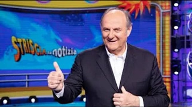 Gerry Scotti beato tra le conduttrici di Striscia la notizia: Qui di noia non si muore Le ultime s