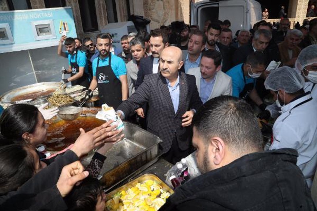 NUSAYBİN'DEKİ İLK 'HAMSİ FESTİVALİ'NDE 1,5 TON BALIK İKRAM EDİLDİ