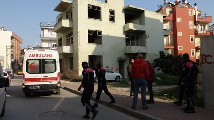 METRUK BİNADA ERKEK CESEDİ BULUNDU