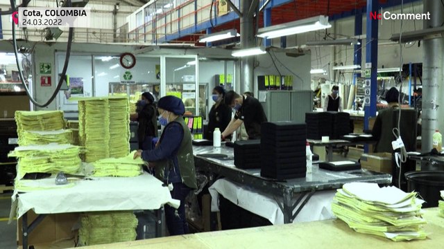 تصاویری از کلمبیا؛ تولید کلاه جنگی و جلیقه‌های ضد گلوله برای اوکراین