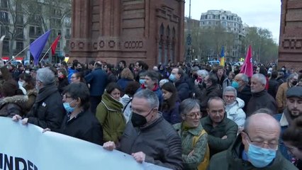 Unas 500 personas salen a la calle en Barcelona contra el 25 por ciento de la educación en castellano