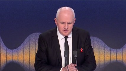 La nouvelle stratégie russe en Ukraine, la plainte de l'Etat contre Orpea... Les informés de franceinfo du samedi 26 mars