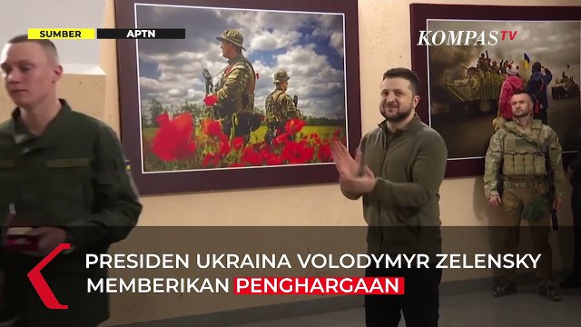Zelensky Beri Penghargaan Prajurit Ukraina Karena Dedikasi Melawan Agresi Rusia