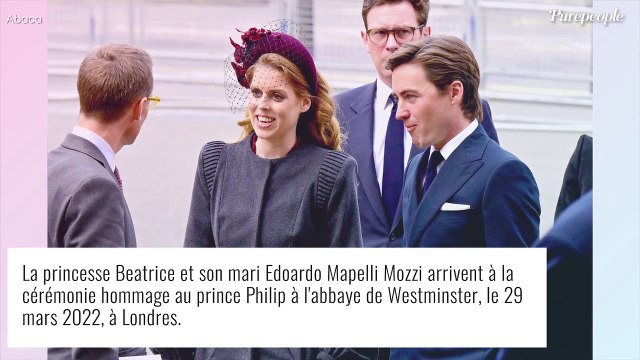 Hommage au prince Philip : la princesse Beatrice émue aux larmes, sa soeur Eugenie à ses côtés