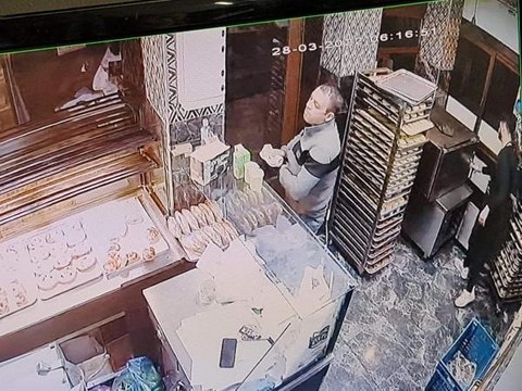 Son dakika haberi: SMA'LI YAREN'İN YARDIM KUMBARASI ÇALINDI; O ANLAR KAMERADA