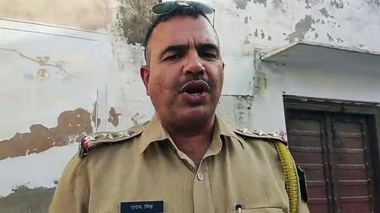अजब- गजब: चोर ने कुरकुरे खाने के लिए तीन दुकानो...