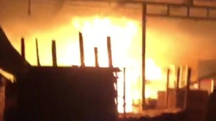 SAKARYA'DA PALET İMALAT ATÖLYESİNDE YANGIN