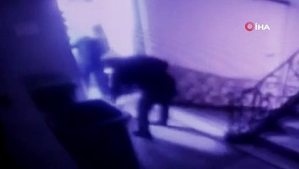 Ünlü muhallebicide dehşet anları: Önce bıçakladı, sonra yerde darp etti