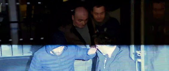 Serdar Ortaç'ın zor anları! Pantolonundaki ıslaklık dikkat çekti