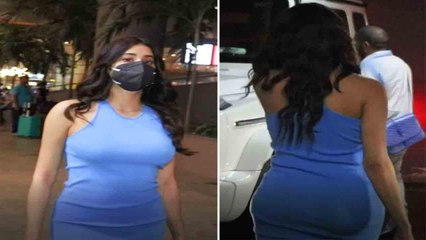 Jhanvi Kapoor ने airport पर पहनी टाइट ड्रेस, चलना हुआ मुश्किल ; Video | FilmiBeat
