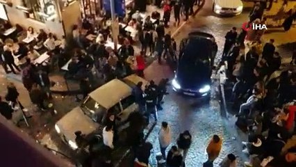 Galata'da hareketli dakikalar: Yol kapatan magandalara polis müdahale etti