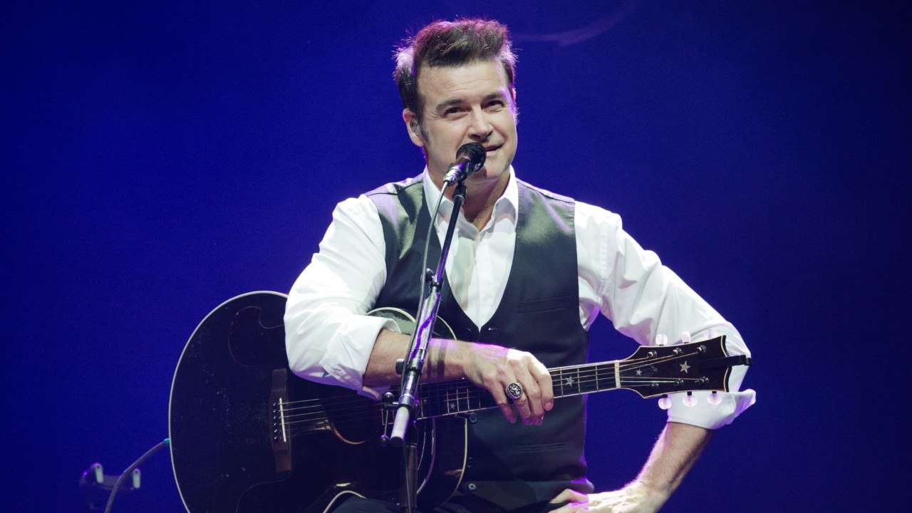 GALA VIDEO - Roch Voisine a 59 ans : arthrose, sciatique... Son corps lui dit stop !