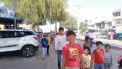 महिलाएं निकाल रहीे गणगौर यात्रा, घुड़ला सिर पर रख कर पहुंच रही है मंदिर :-