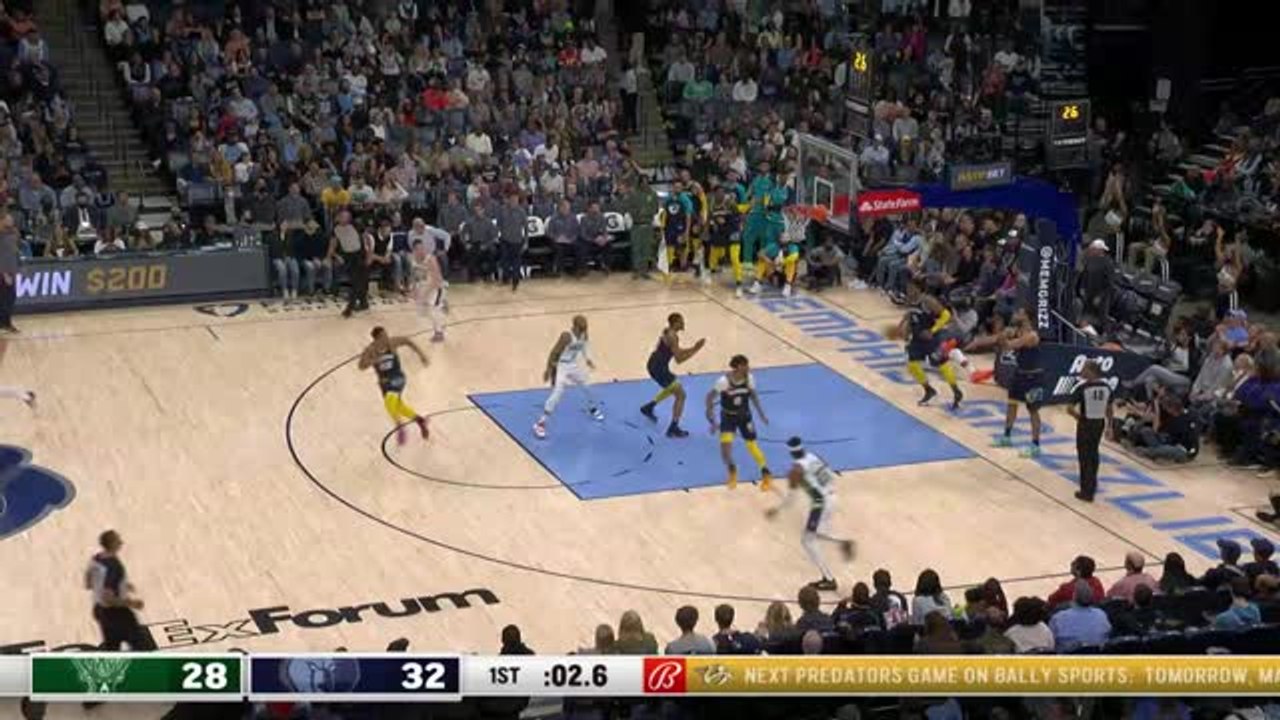 Grizzlies rout Bucks despite Giannis' 30 points