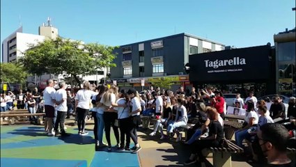 Télécharger la video: Justiça por Ailson Ortiz: Familiares e amigos realizam manifestação em frente à Catedral, no Centro