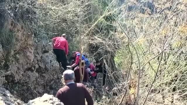 Kayalıklardan düşen kişiyi AFAD kurtardı