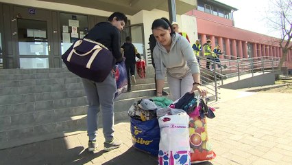 Freiwillige aus vielen Ländern helfen Kriegsflüchtlingen in Ungarn