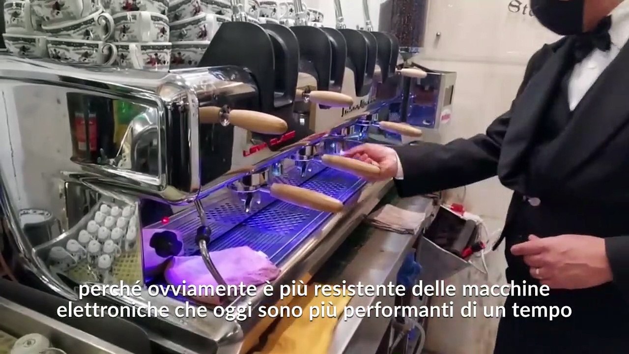 Espresso napoletano, il barista del Gambrinus svela i 5 segreti del suo caffè