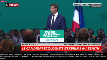 Yannick Jadot s'exprime au Zénith de Paris lors de son meeting