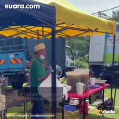 Nggak Main-Main! Pernikahan Ini bak Pasar Malam Berjejer Stan Makanan sampai Kelilingi Lapangan