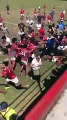 Pelea entre juveniles en la cancha de Los Tarcos II