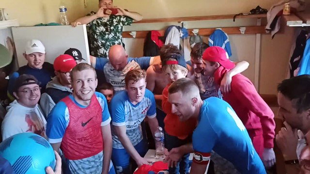 Célébration victoire ! ES Tourville / SC Frileuse (championnat R2 Groupe C le 27/03/2022)