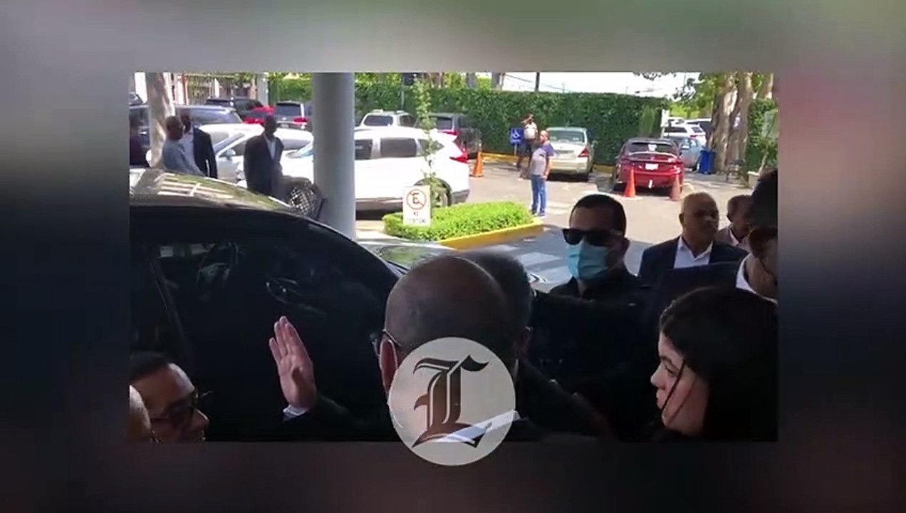 Leonel Fernández acude a velatorio de Sogela Semán de Castillo junto a altos dirigentes de la Fuerza del Pueblo