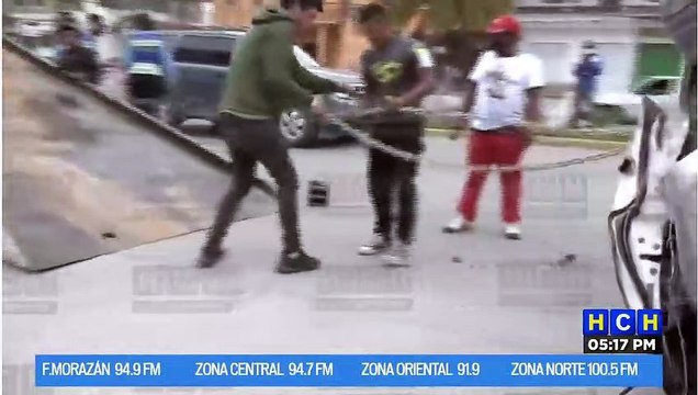 Llantas arriba quedó vehículo tras accidente en el bulevar Jorge Bueso Arias de Copán