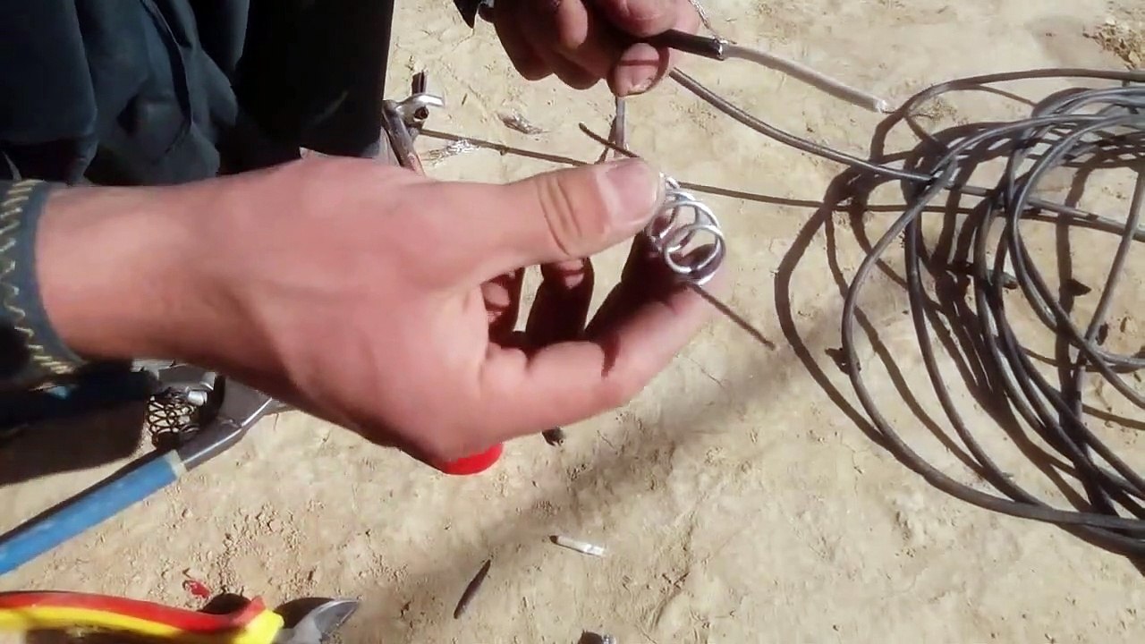 How to build an antenna for the boosting of your low mobile signal