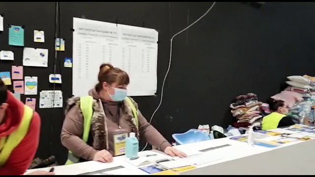 A Varsavia, l'hub da 10mila persone che smista i profughi nei vari paesi d'Europa