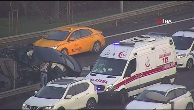 15 Temmuz Şehitler Köprüsü çıkışı feci kaza: Otomobil paramparça oldu