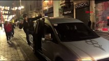İstiklal Caddesi'nde şov yapan trafik magandaları polise yakalandı
