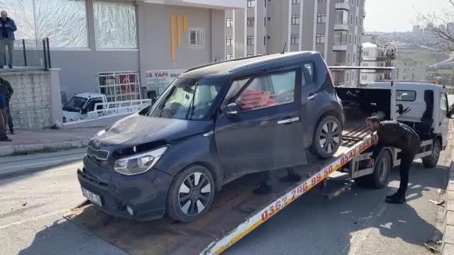 Öğrenci servisi ile otomobil çarpıştı, 8'i öğrenci 12 kişi yaralandı (3)