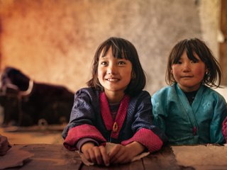 Lunana: A Yak in the Classroom (L'Ecole du bout du monde): Trailer HD VO st FR/NL