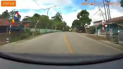 Terekam Media Kamera, Dashcam Kamera Mobil di Jalan Eps.0535