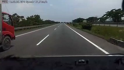 Terekam Media Kamera, Dashcam Kamera Mobil di Jalan Eps.0533