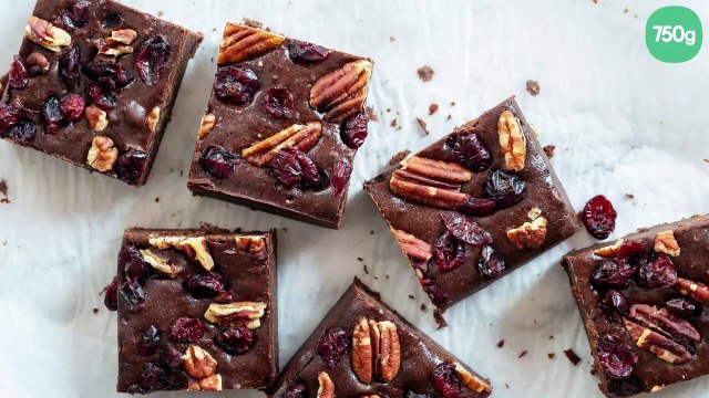 Brownie fudgy aux noix de pécan et cranberries