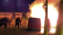 Bursa’da park halindeki otomobil alev alev yandı