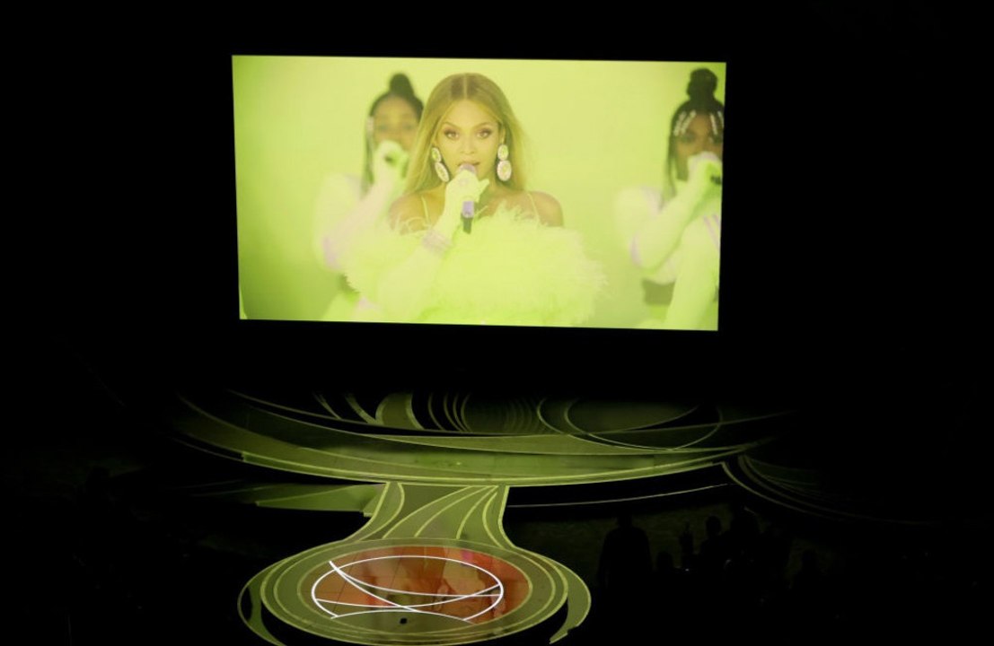 Beyonce joined by daughter for Oscars performance